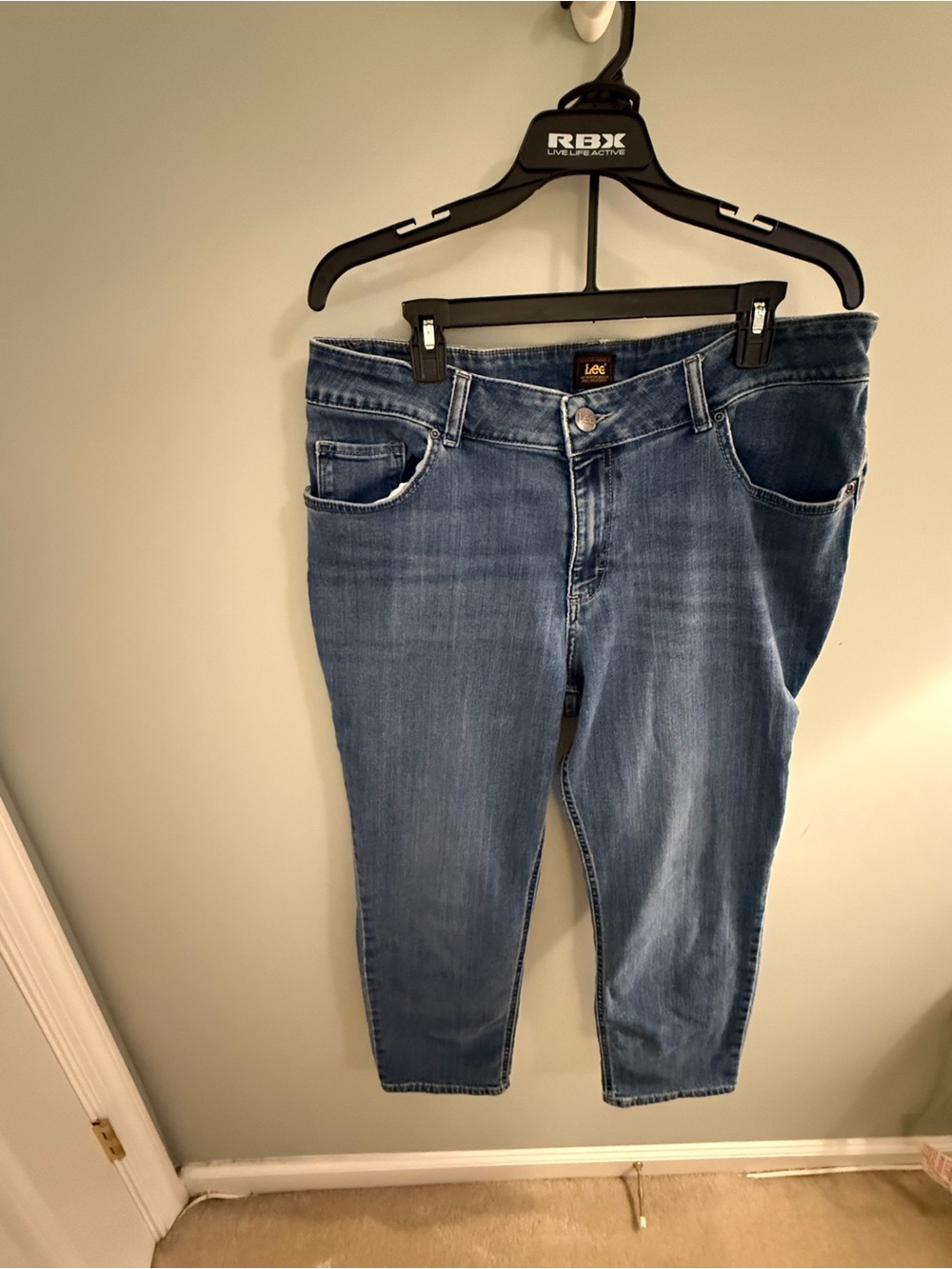 Lee Women’s Mid Blue Jeans length 26 waist 18 nice weight